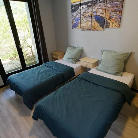 Sous Les Pins De 莫列马阿