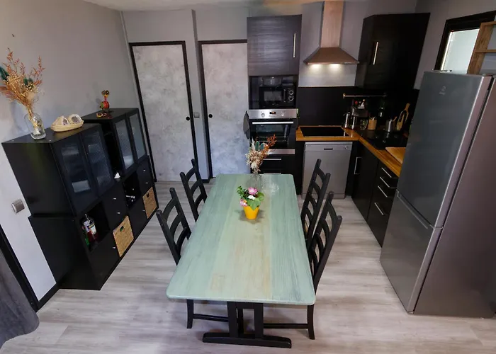 度假居 Sous Les Pins De *